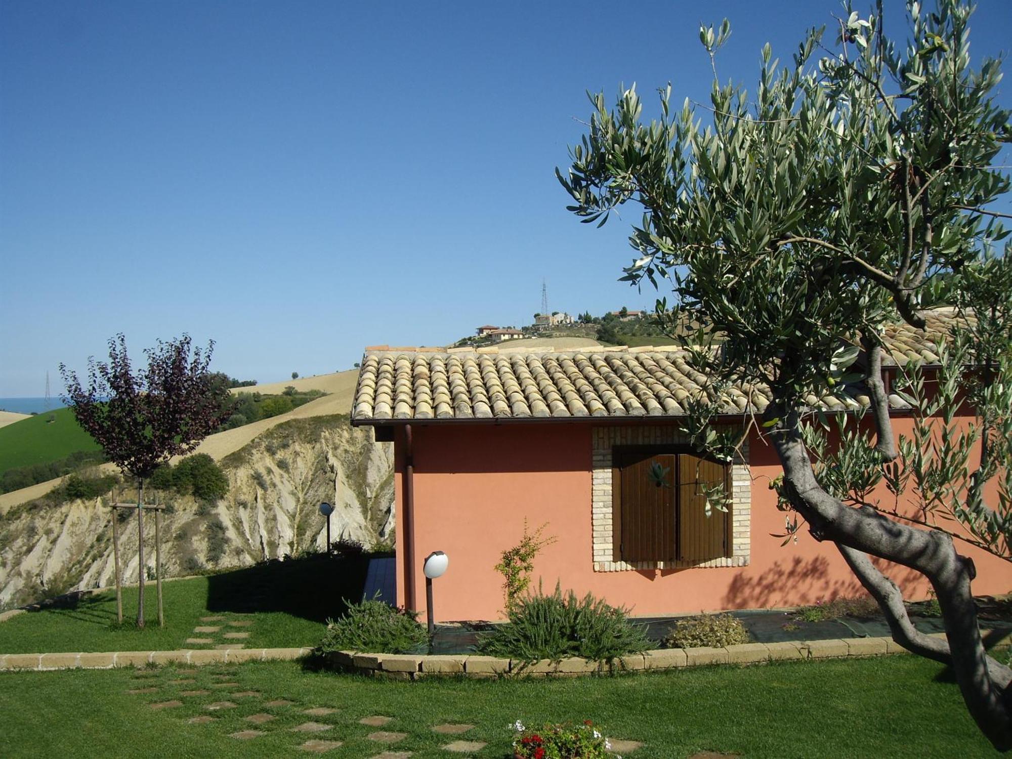 Agriturismo Il Borgo Degli Ulivi روزيتو ديلي أبروتسي المظهر الخارجي الصورة