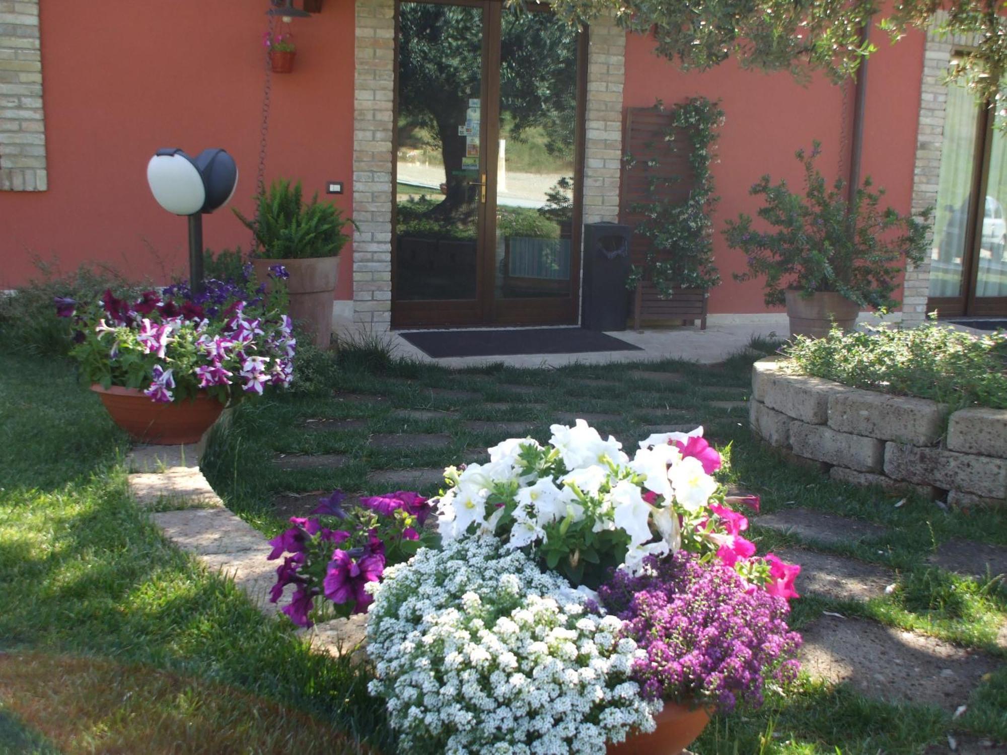 Agriturismo Il Borgo Degli Ulivi روزيتو ديلي أبروتسي المظهر الخارجي الصورة